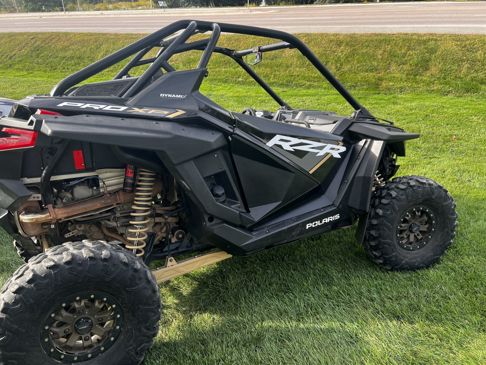 2022 POLARIS RZR PRO XP ULTIMATE (BLACK CRYSTAL)