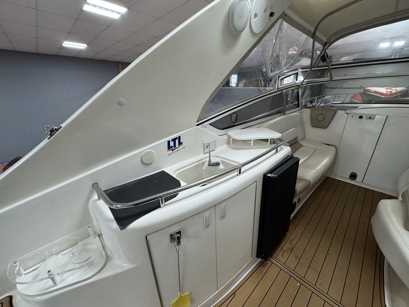 2005 Fountain 48 Express Cruiser