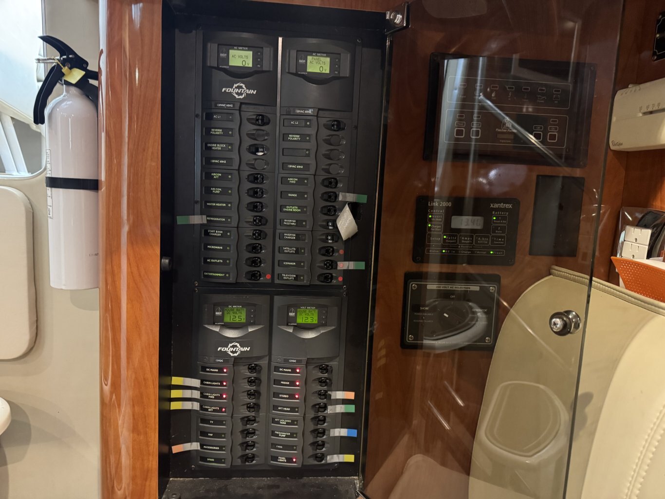 2005 Fountain 48 Express Cruiser