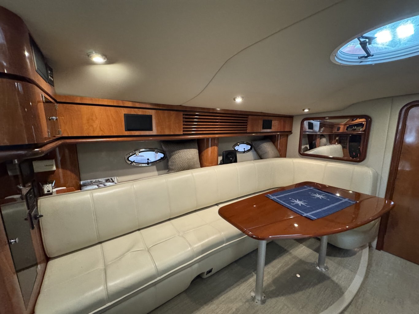 2005 Fountain 48 Express Cruiser