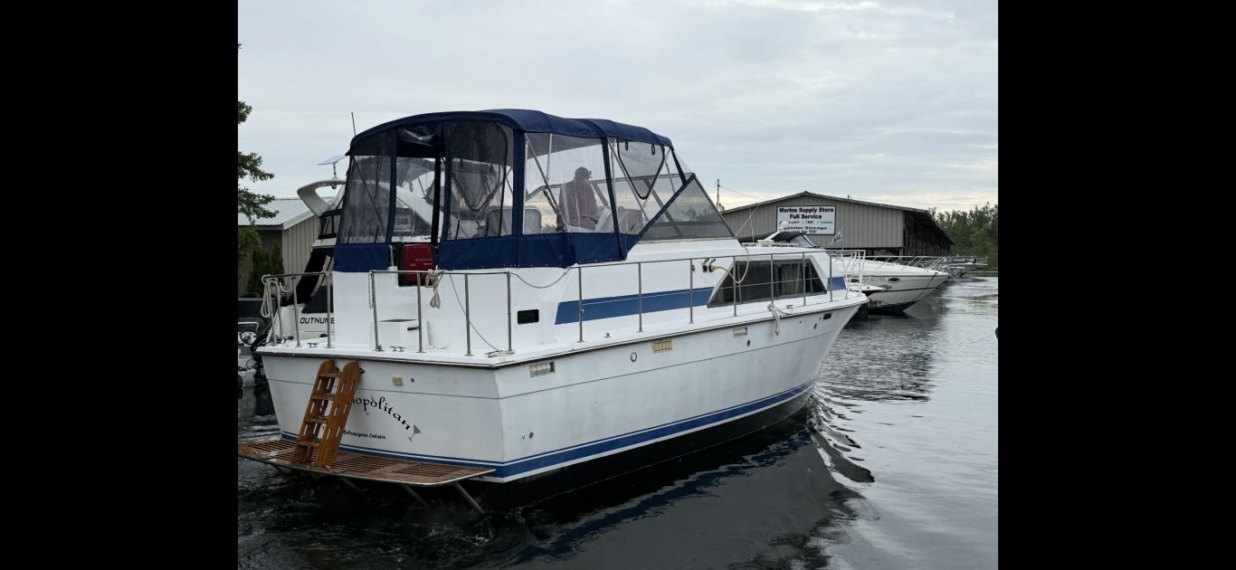 1974 Trojan 36 Tri Cabin