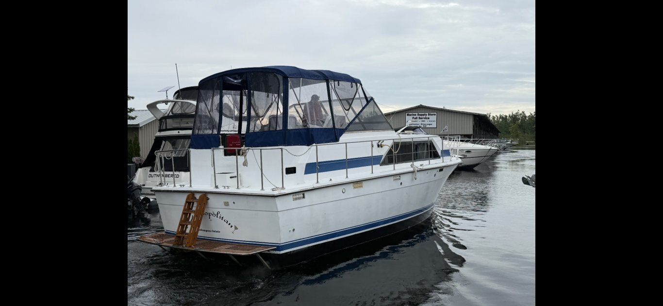 1974 Trojan 36 Tri Cabin