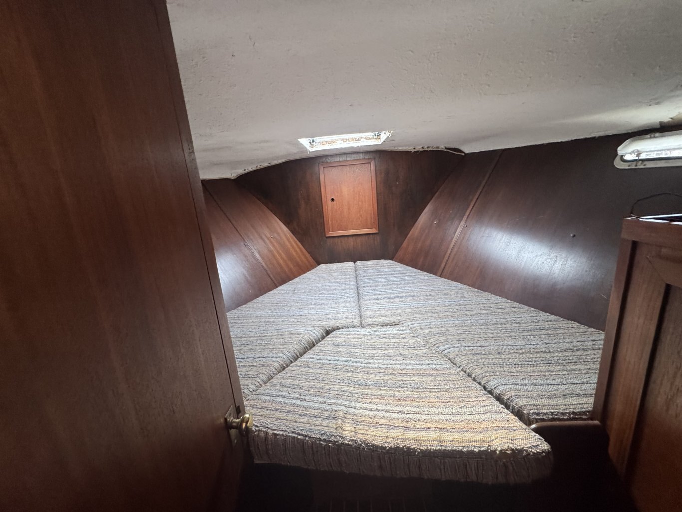 1974 Trojan 36 Tri Cabin