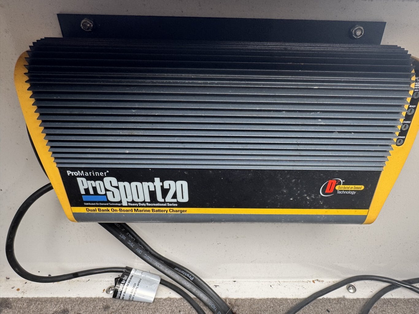 2005 Crestliner 1950 SportFish I/O