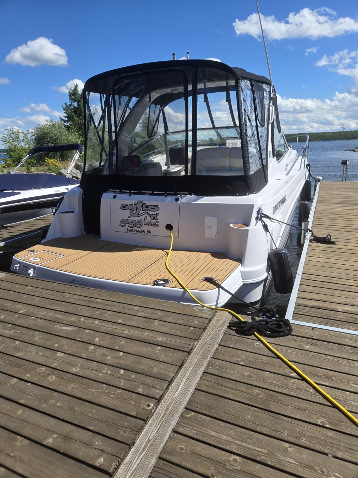 2005 Four Winns 328 Vista