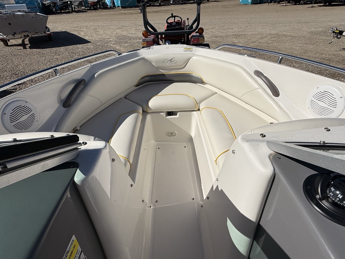 2007 Monterey 194 FS with 5.0 Volva Penta GXI