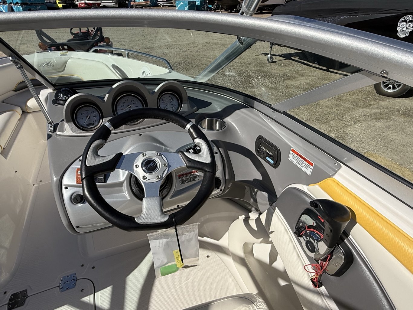 2007 Monterey 194 FS with 5.0 Volva Penta GXI