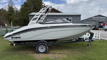 2007 Crownline 240 LS