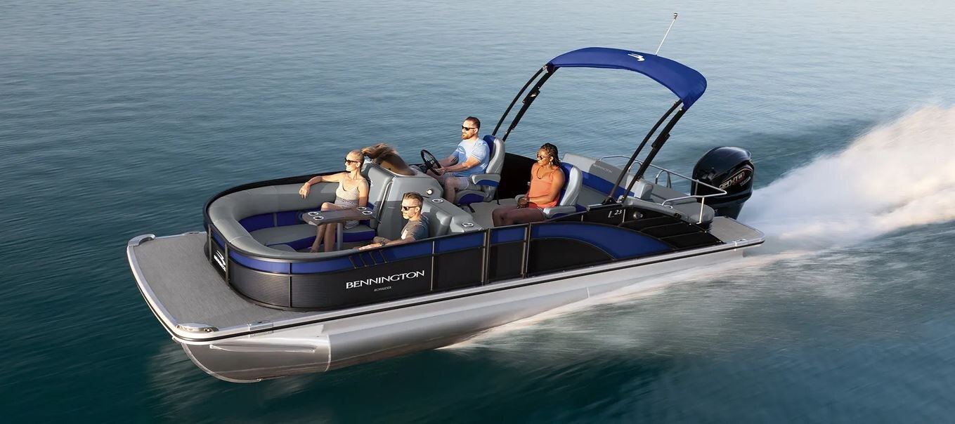 2025 Bennington L23 Swingback Bowrider w/ Arch 23 LTSBA