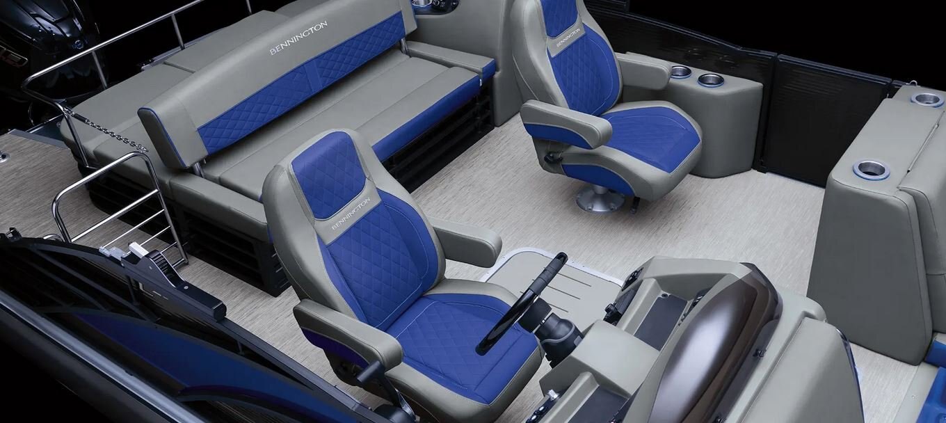 2025 Bennington L23 Swingback Bowrider w/ Arch 23 LTSBA