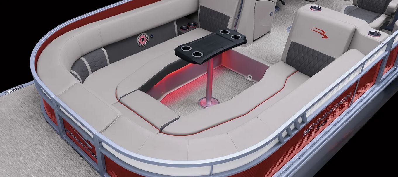 2025 Bennington L23 Swingback Bowrider w/ Arch 23 LTSBA