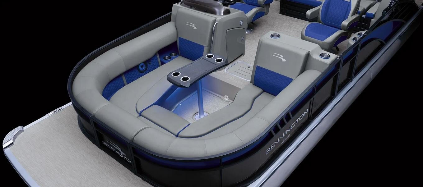 2025 Bennington L23 Swingback Bowrider w/ Arch 23 LTSBA