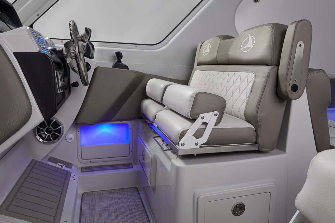 Crownline Finseeker Series 280 DC