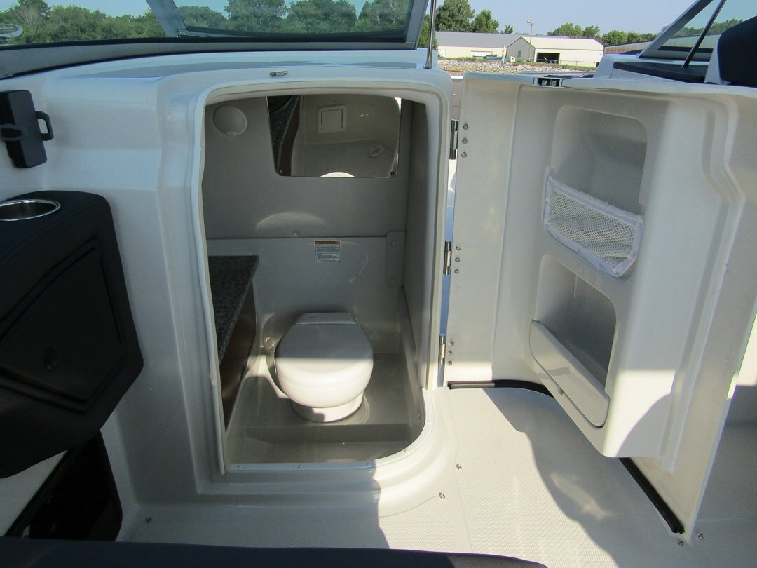 Crownline XSS Series 330 XSS