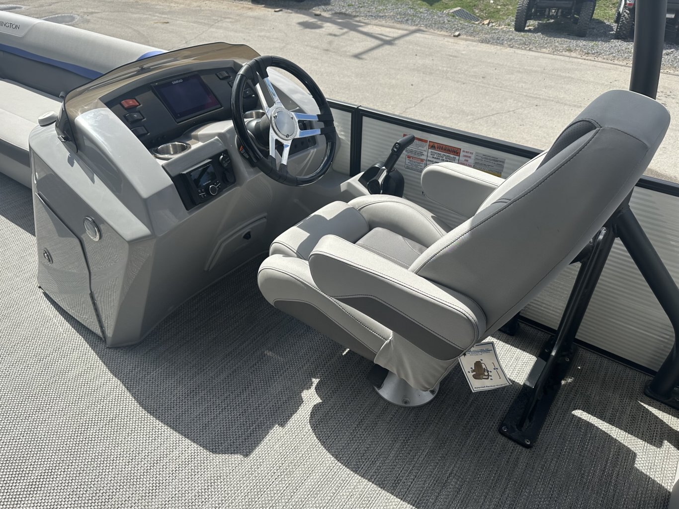 2023 Bennington 25 SXSRTD Top Deck Waterslide 175HP Yamaha VMAX SHO