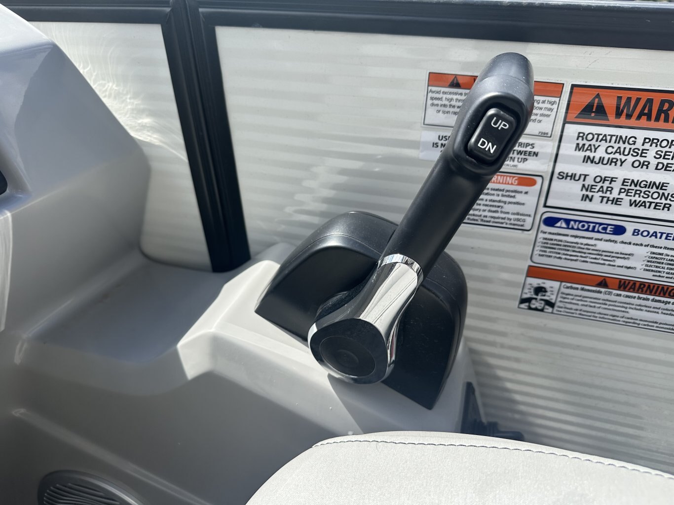 2023 Bennington 25 SXSRTD Top Deck Waterslide 175HP Yamaha VMAX SHO