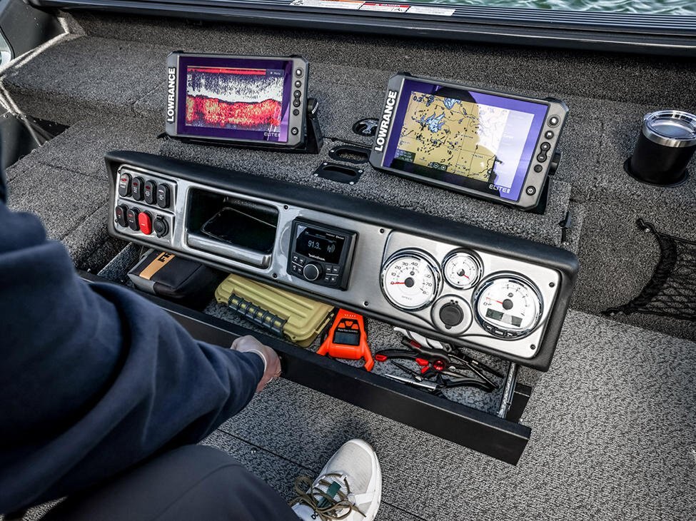 2026 Lund 1875 Pro Guide Tiller