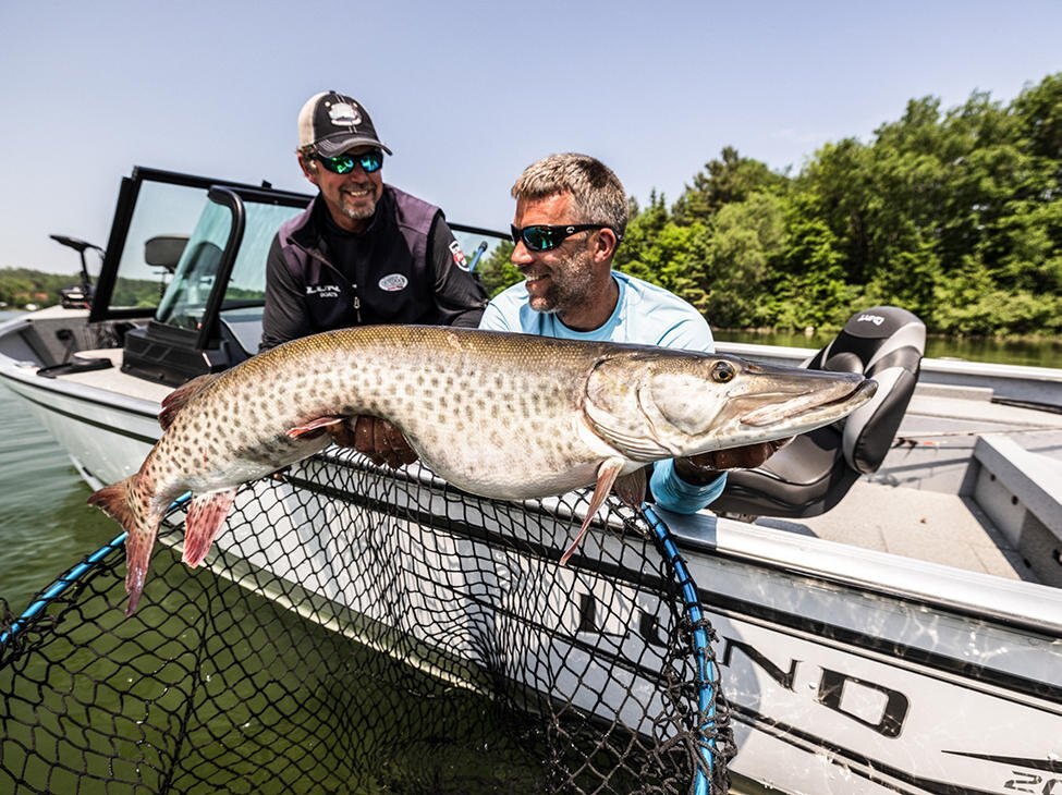 2026 Lund 2075 Alaskan Tiller