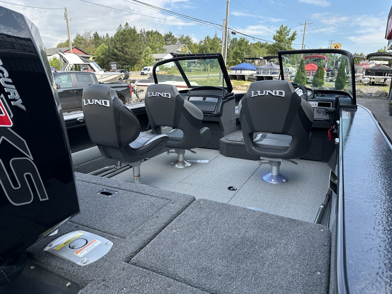 2025 Lund Crossover XS 1875 Mercury 175HP PRO XS