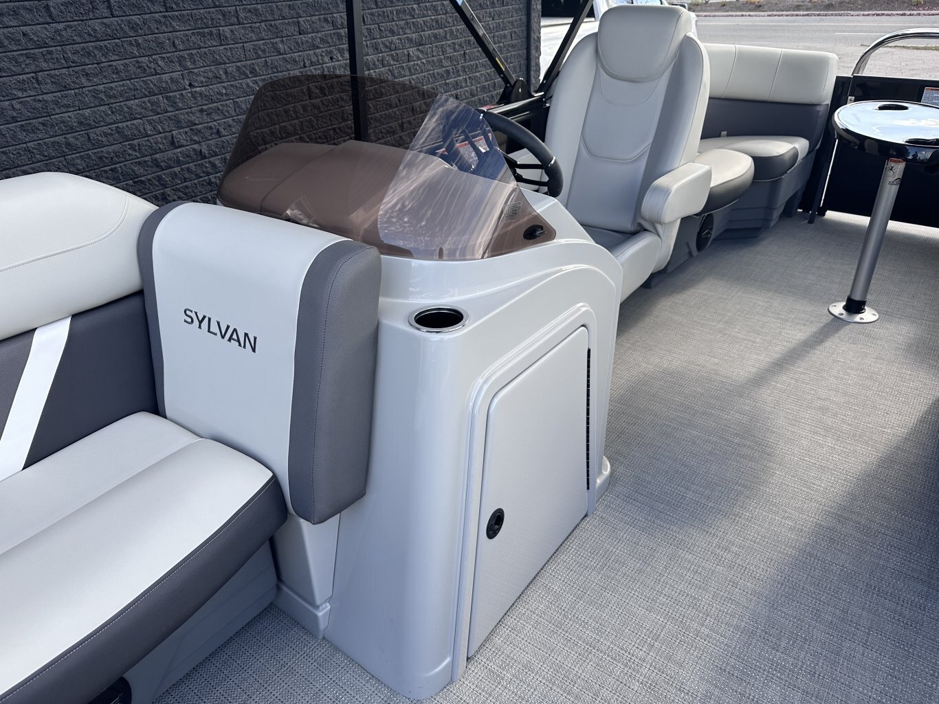 2025 Sylvan Mirage X1 Tri Toon 175HP Yamaha VMAX SHO