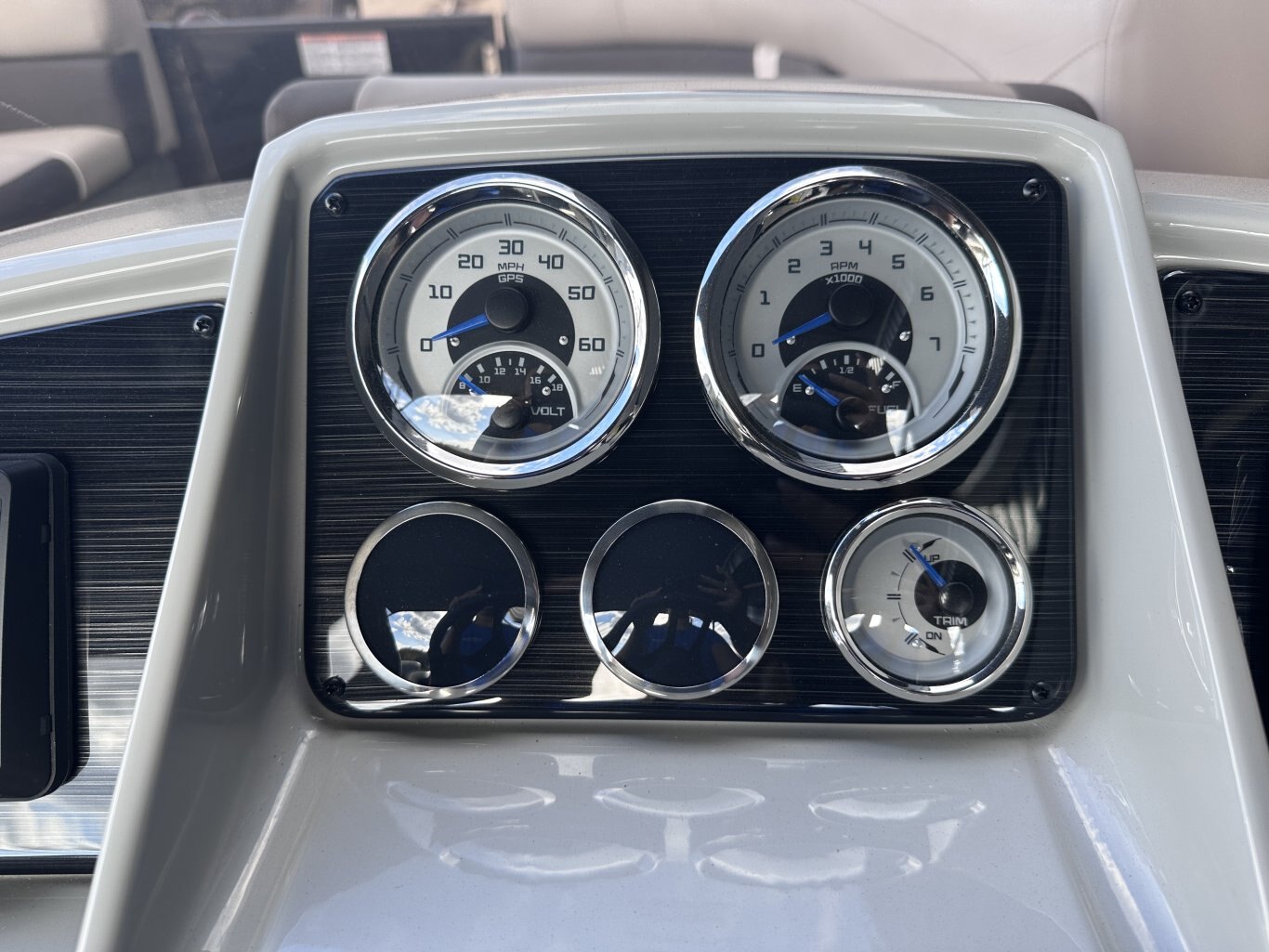 2025 Sylvan Mirage X1 Tri Toon 175HP Yamaha VMAX SHO