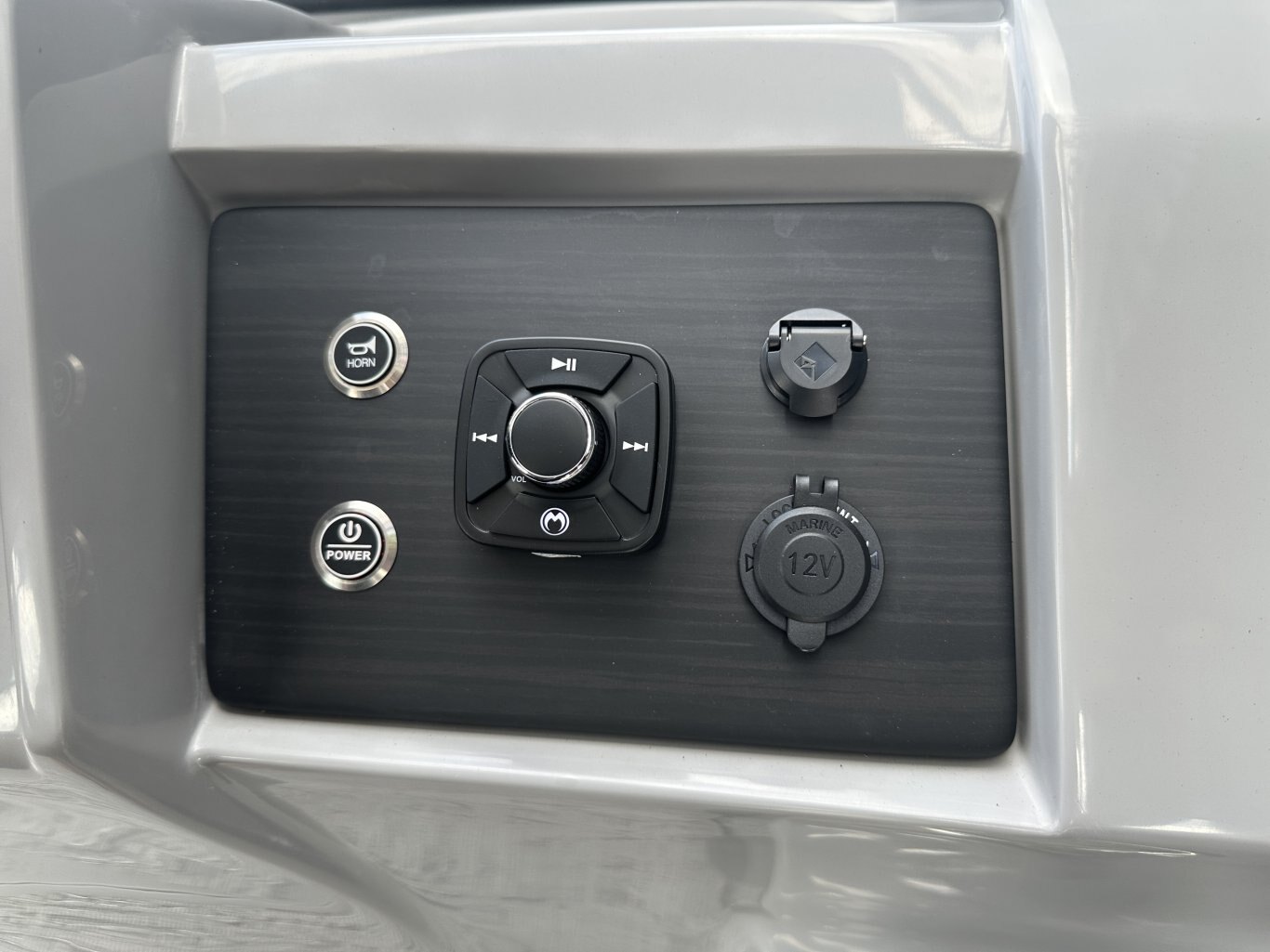 2026 BENNINGTON 23LTSB 250HP YAMAHA