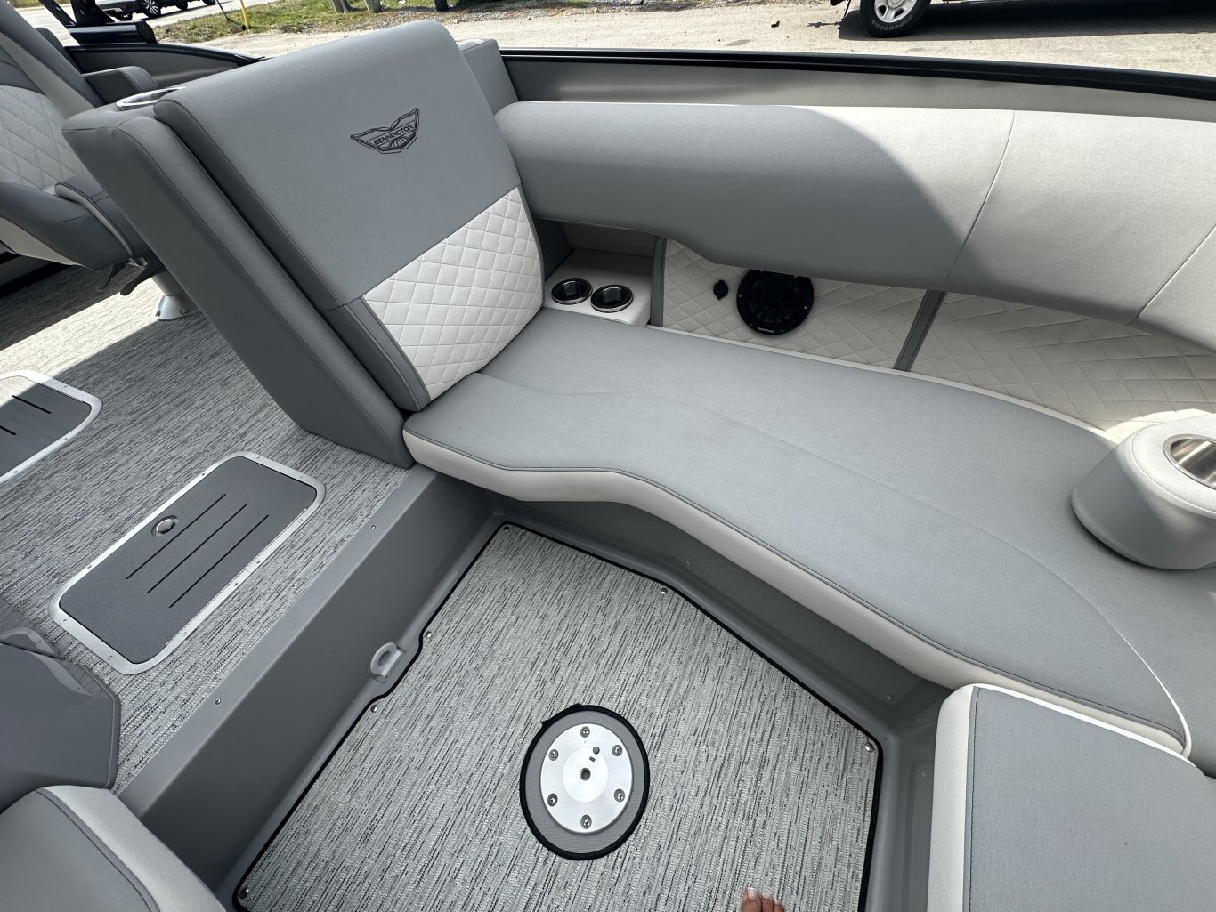 2026 BENNINGTON 23LTSB 250HP YAMAHA