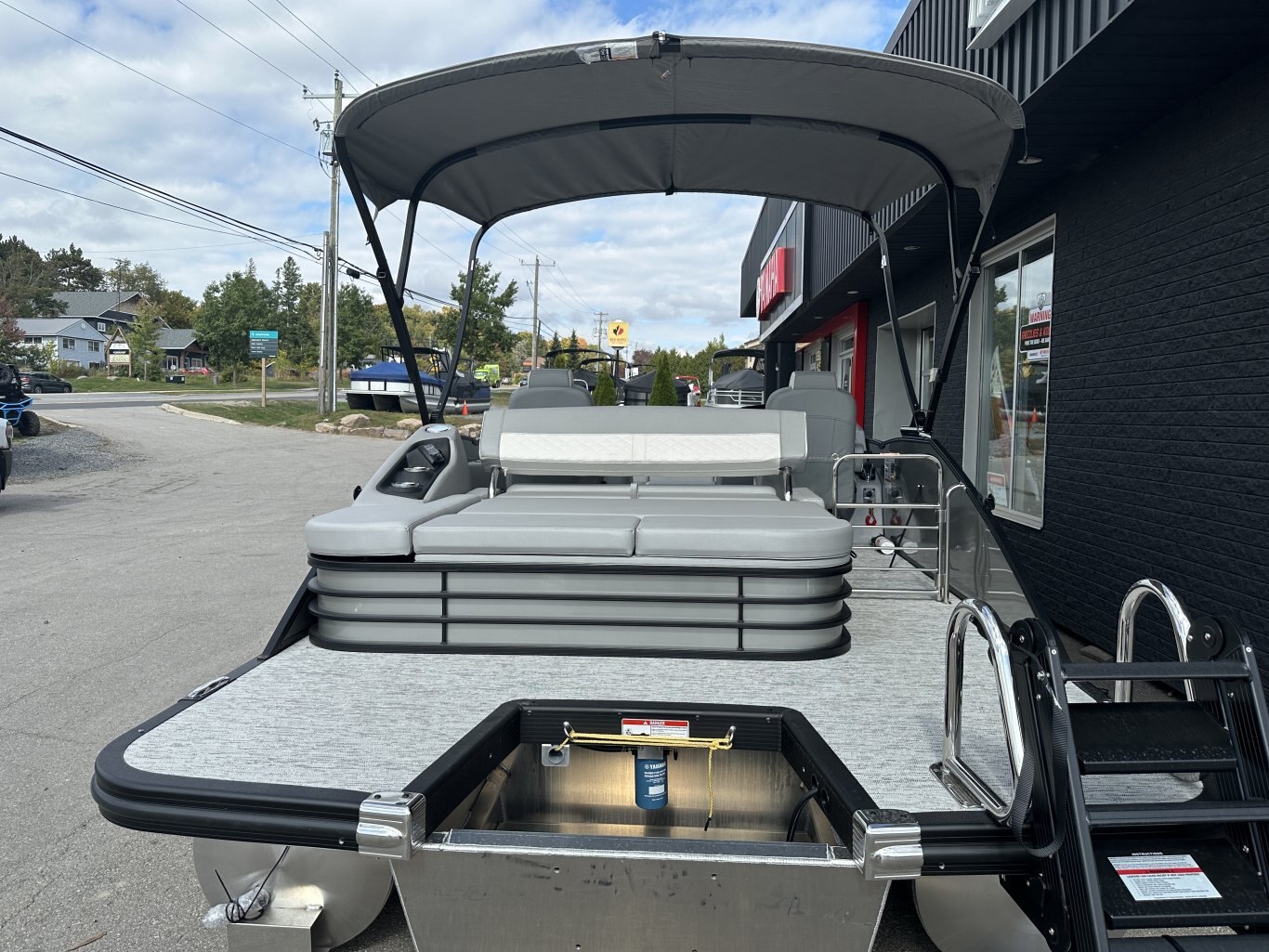 2026 BENNINGTON 23LTSB 250HP YAMAHA