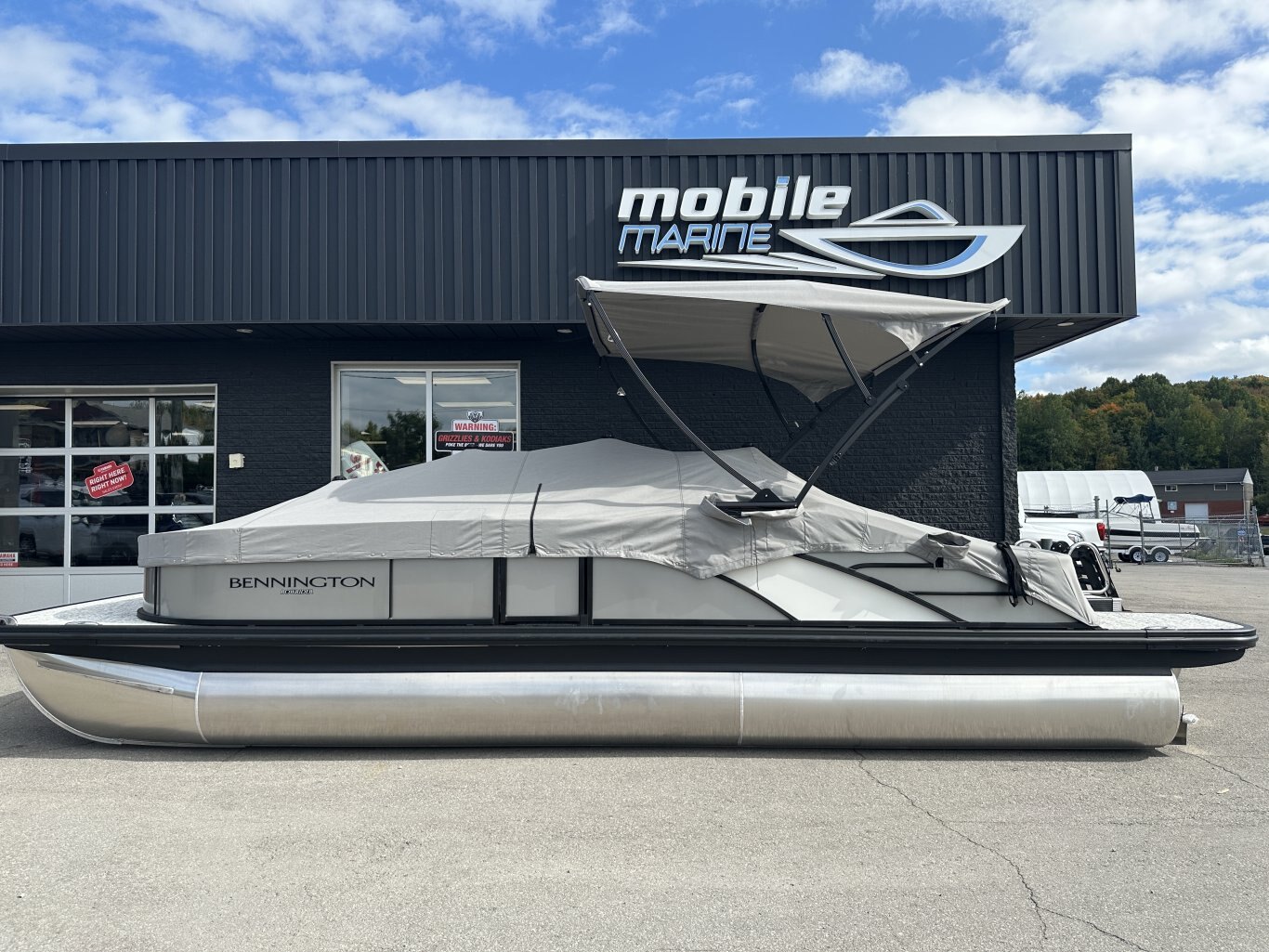 2026 BENNINGTON 23LTSB 250HP YAMAHA