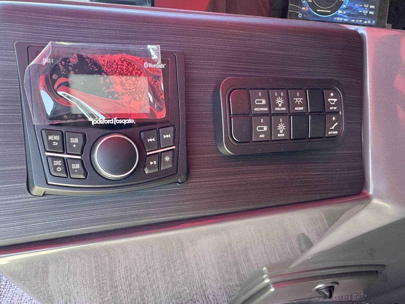 2026 Bennington 20SL TRI TOON 115HP YAMAHA VMAX SHO