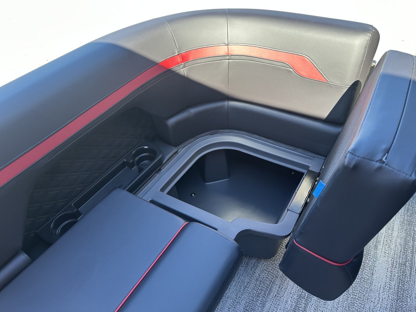 2026 Bennington 20SL TRI TOON 115HP YAMAHA VMAX SHO