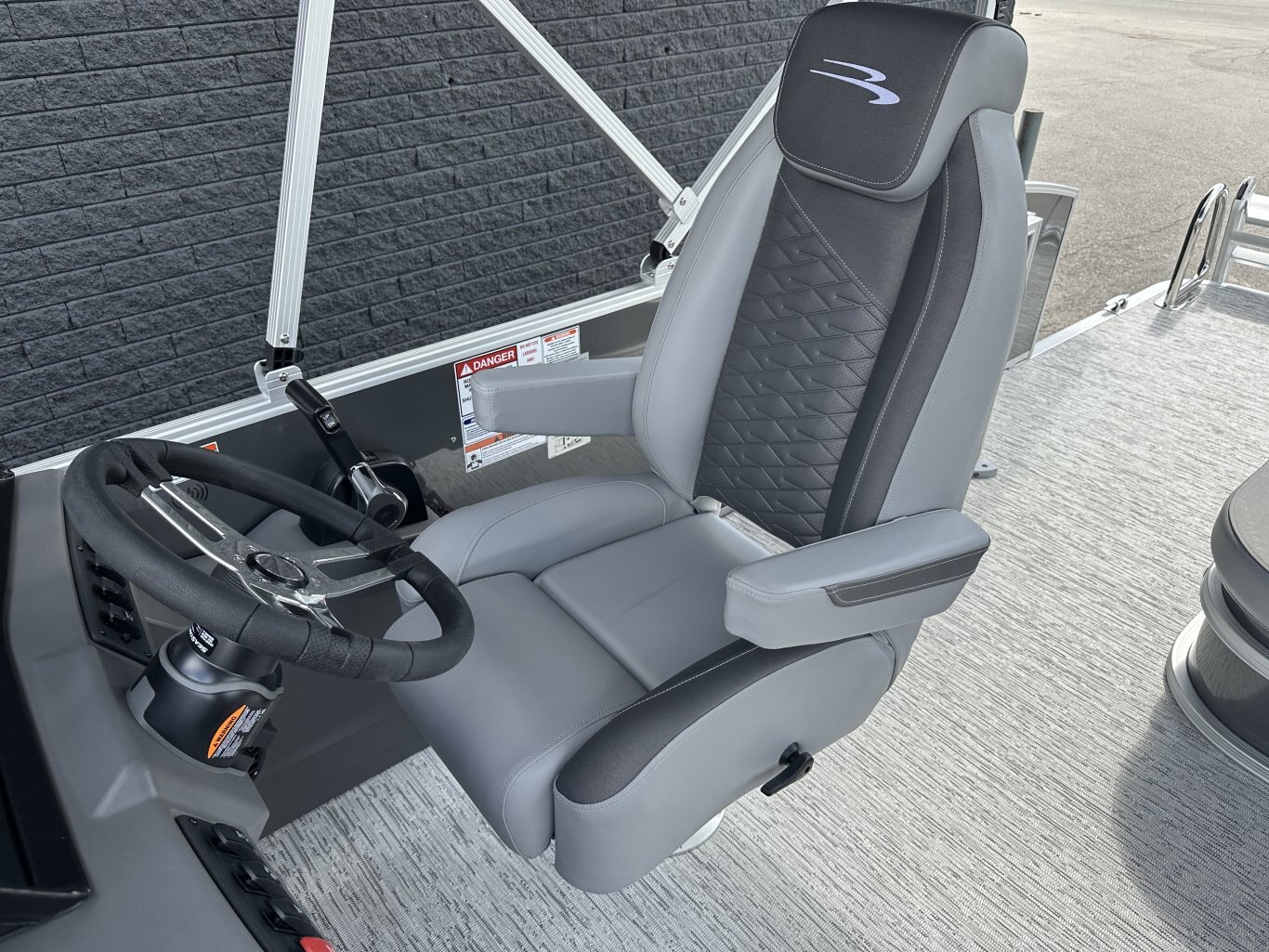 2026 Bennington 21SSBSE 115HP YAMAHA VMAX SHO