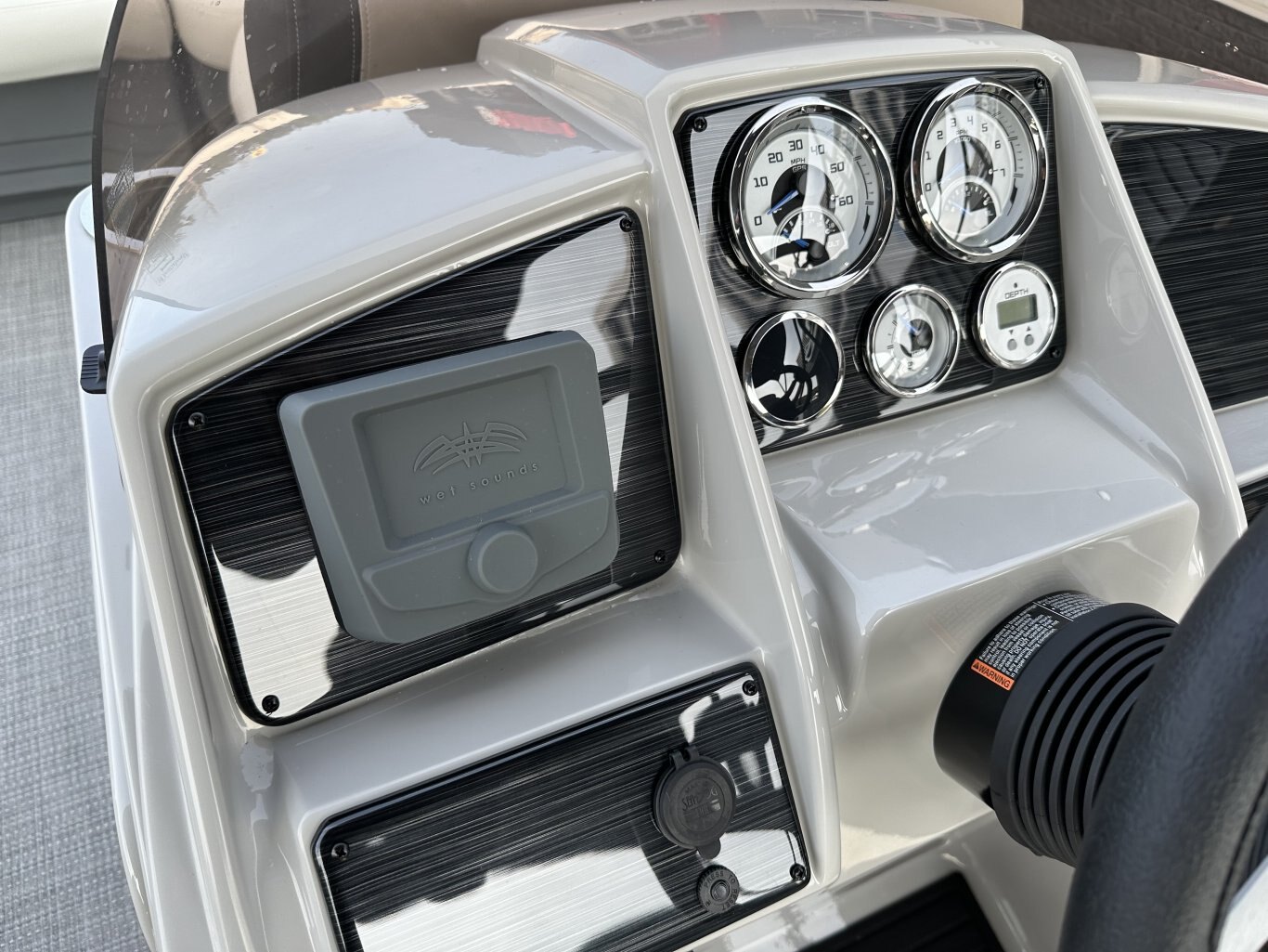 2026 SYLVAN MIRAGE 820 LZ 90HP YAMAHA VMAX SHO