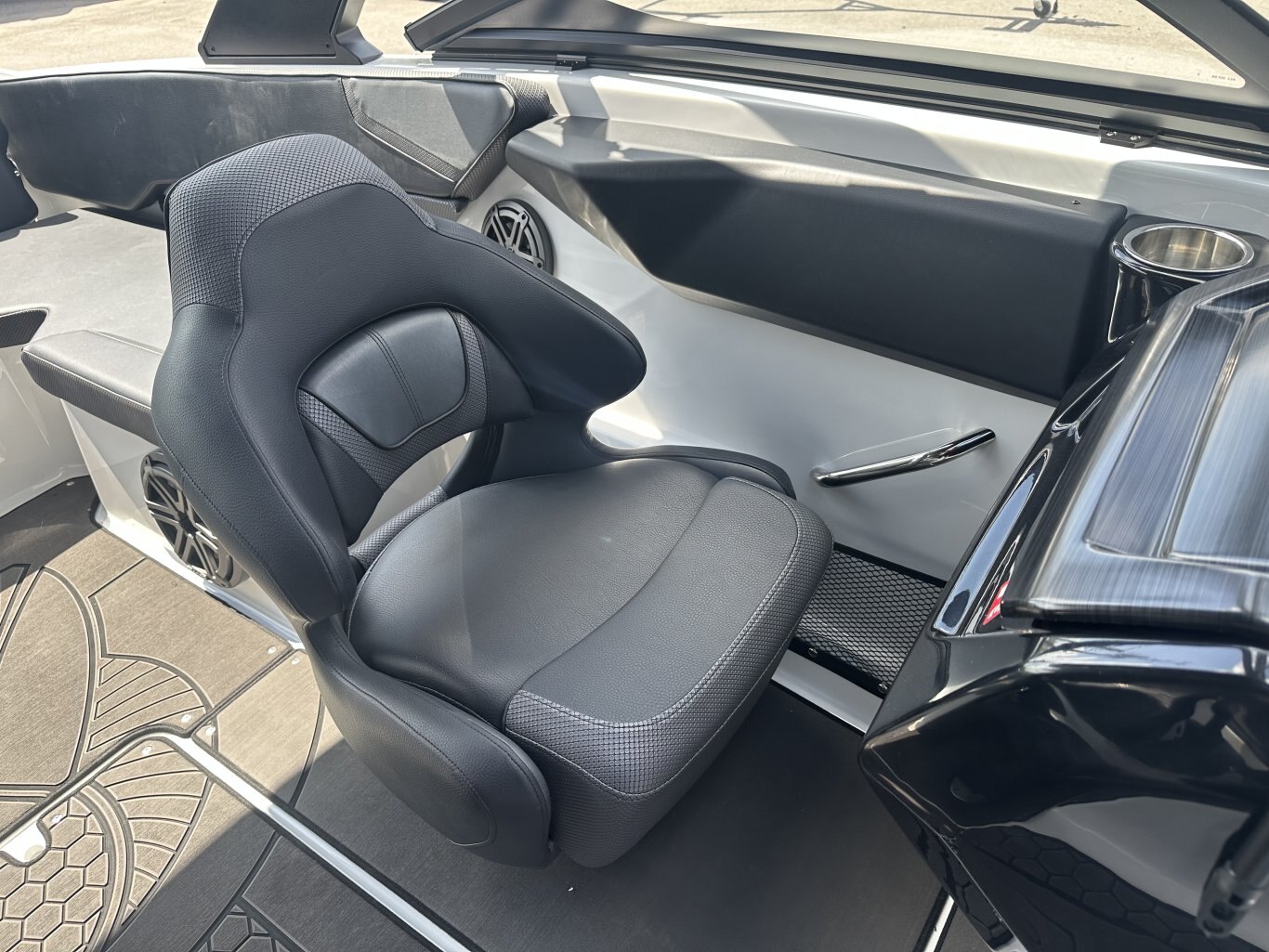 2026 SCARAB 215 LX WAKE