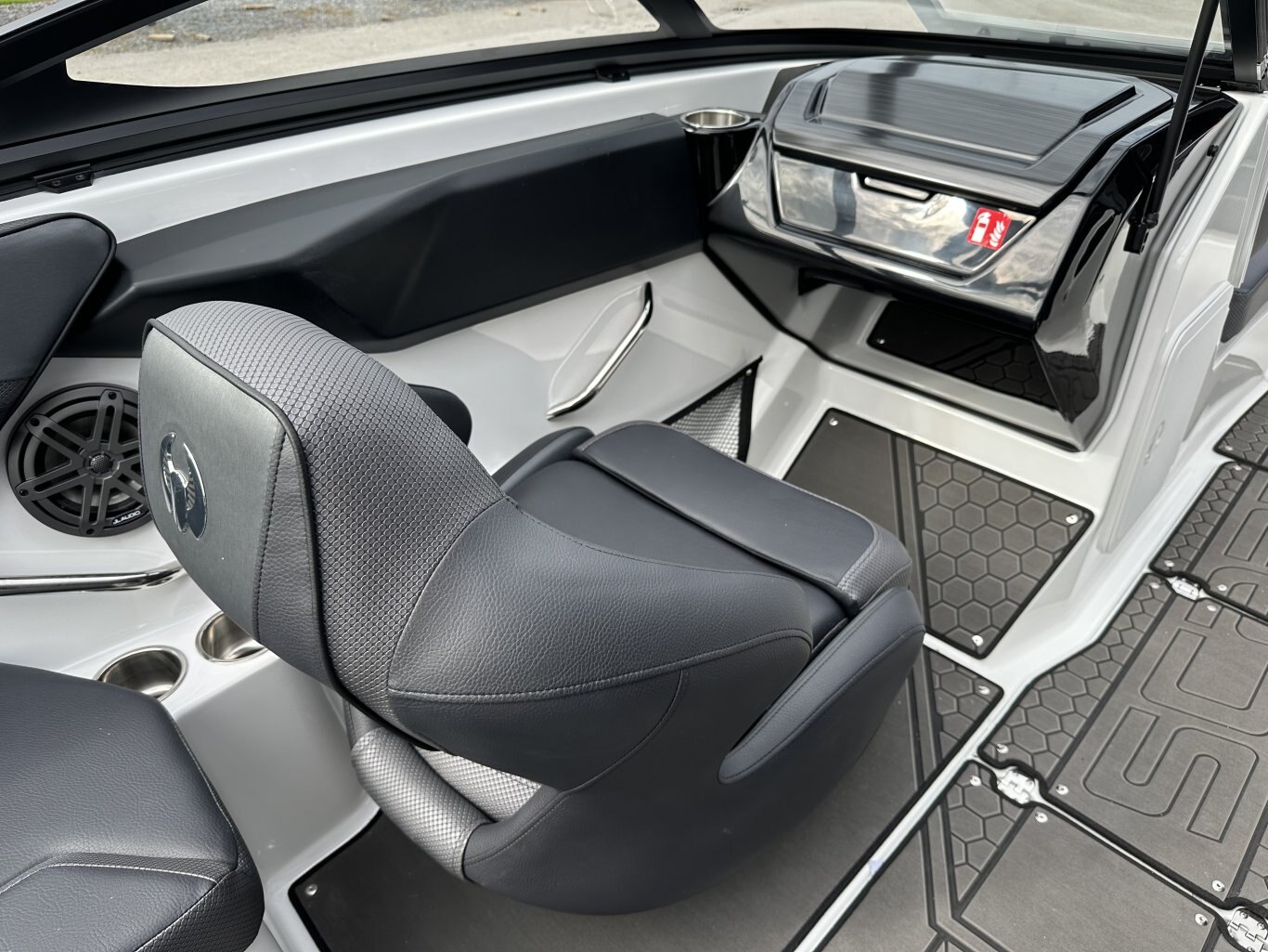 2026 SCARAB 215 LX WAKE