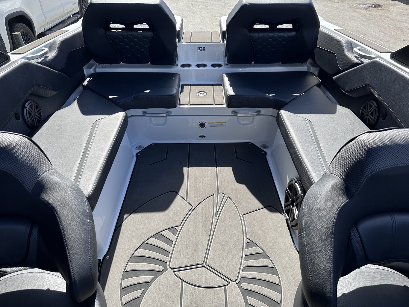 2026 SCARAB 235 LX WAKE