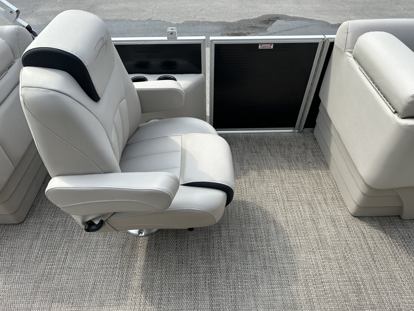 2017 BENNINGTON 22SSRX TRITOON