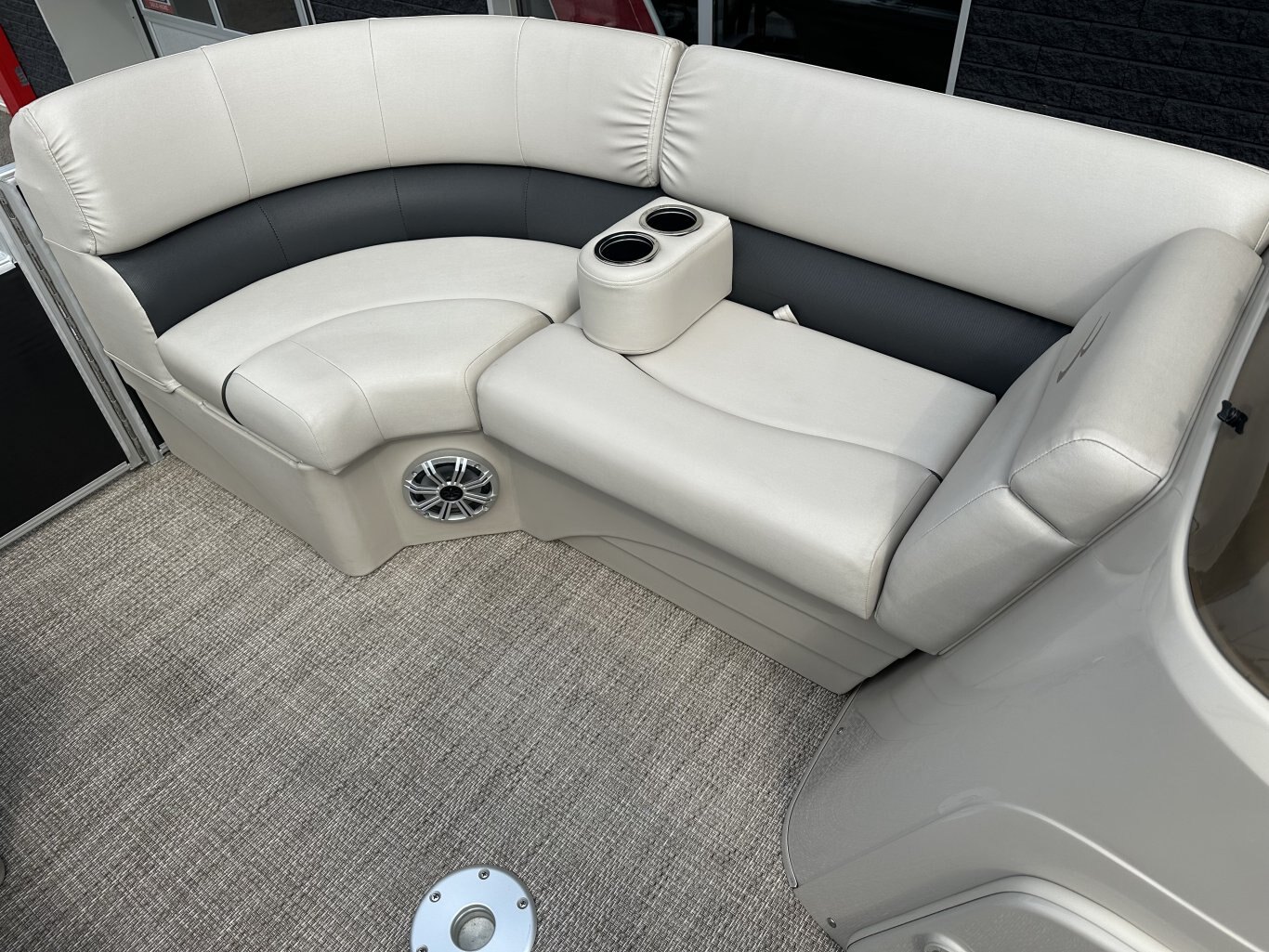 2017 BENNINGTON 22SSRX TRITOON