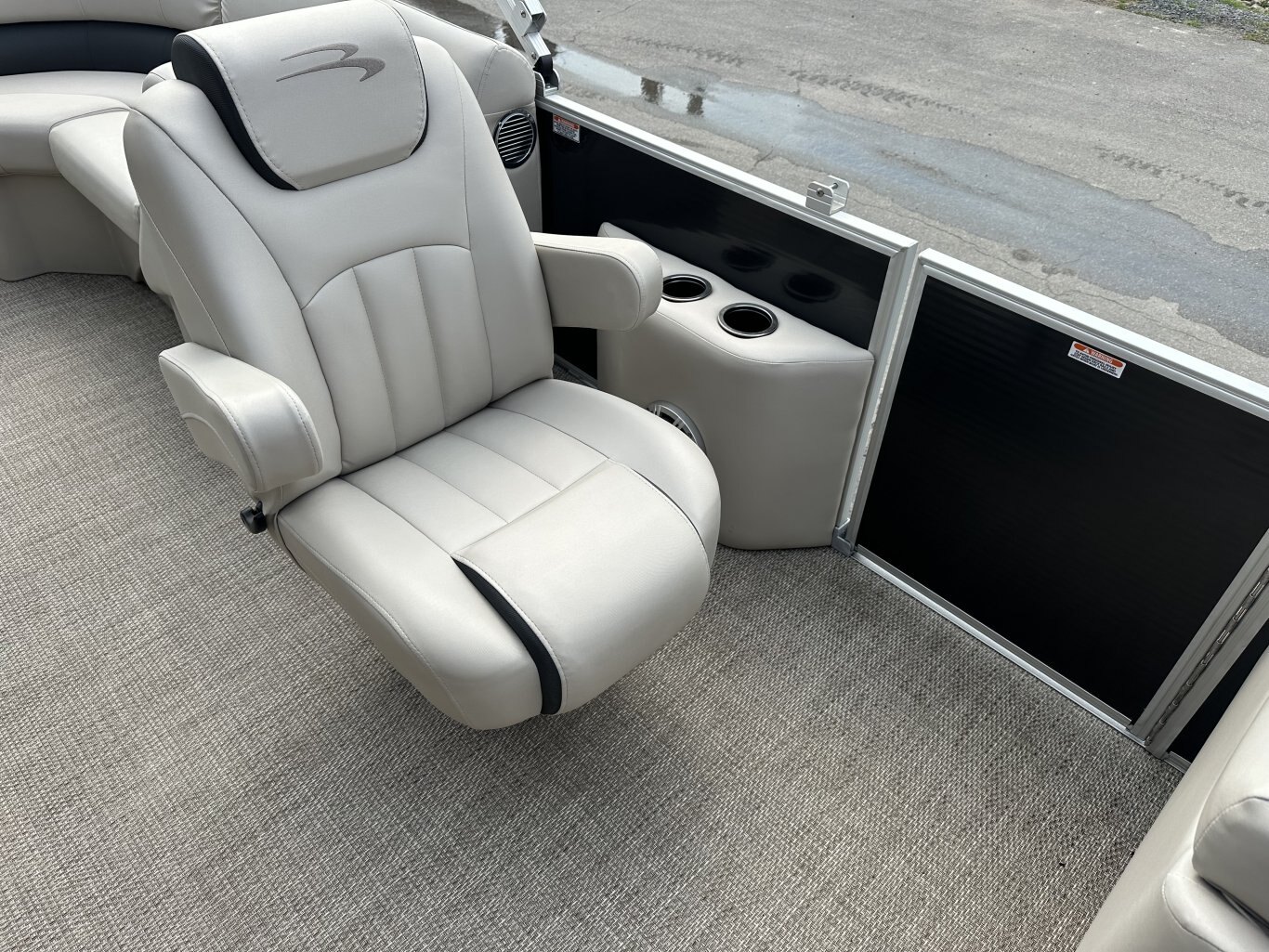 2017 BENNINGTON 22SSRX TRITOON