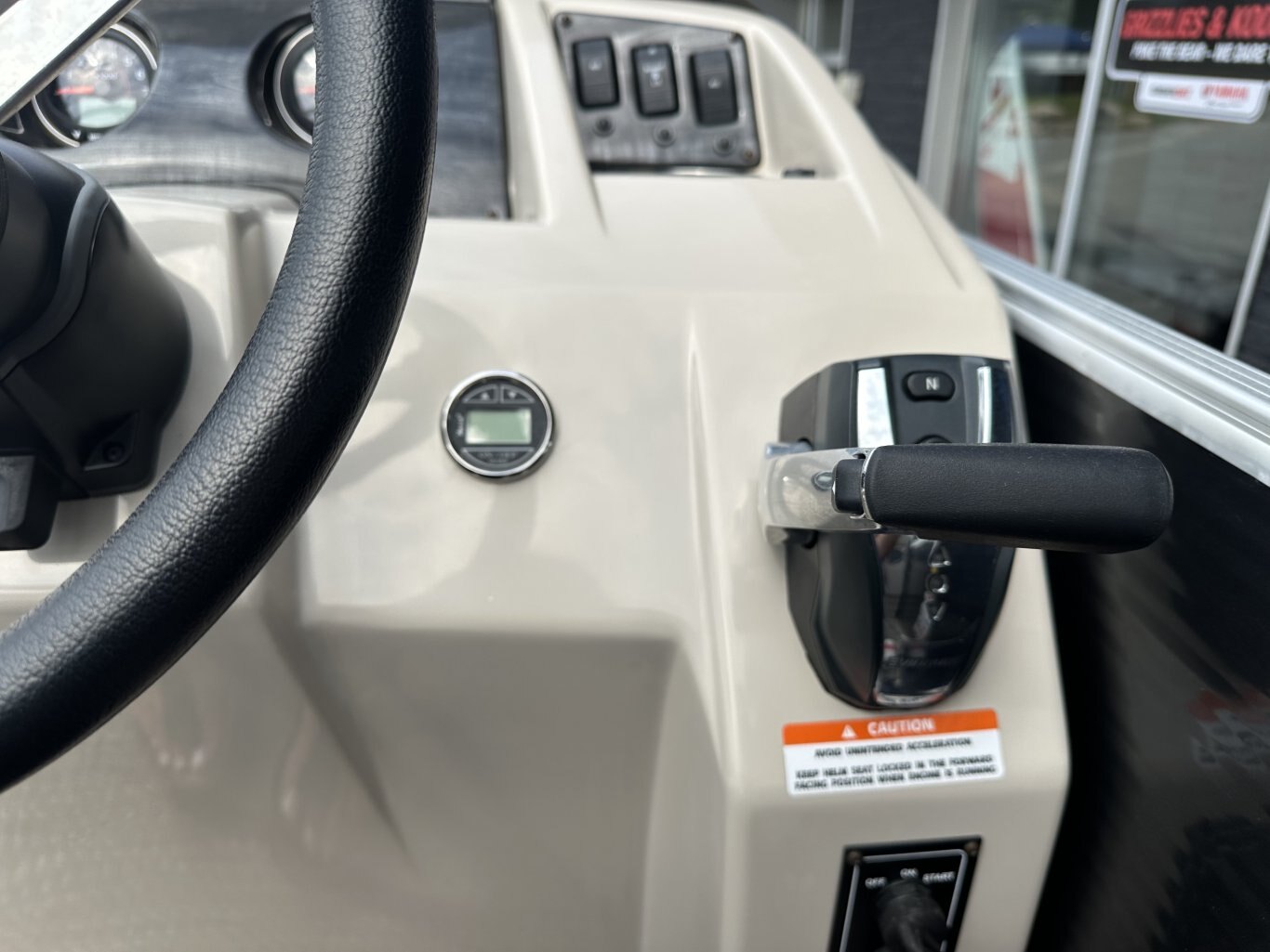 2017 BENNINGTON 22SSRX TRITOON