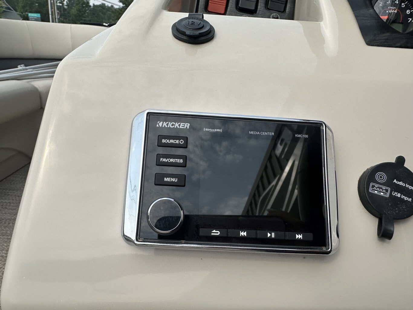 2017 BENNINGTON 22SSRX TRITOON