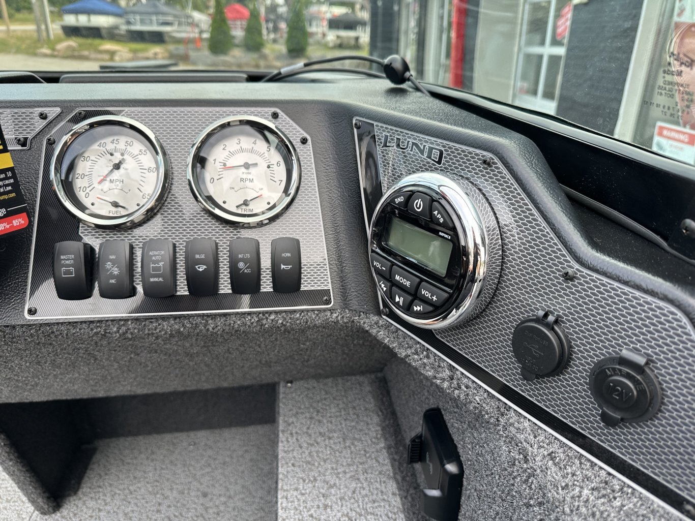 2026 LUND REBEL 1650 XL SPORT MERCURY 90ELPT