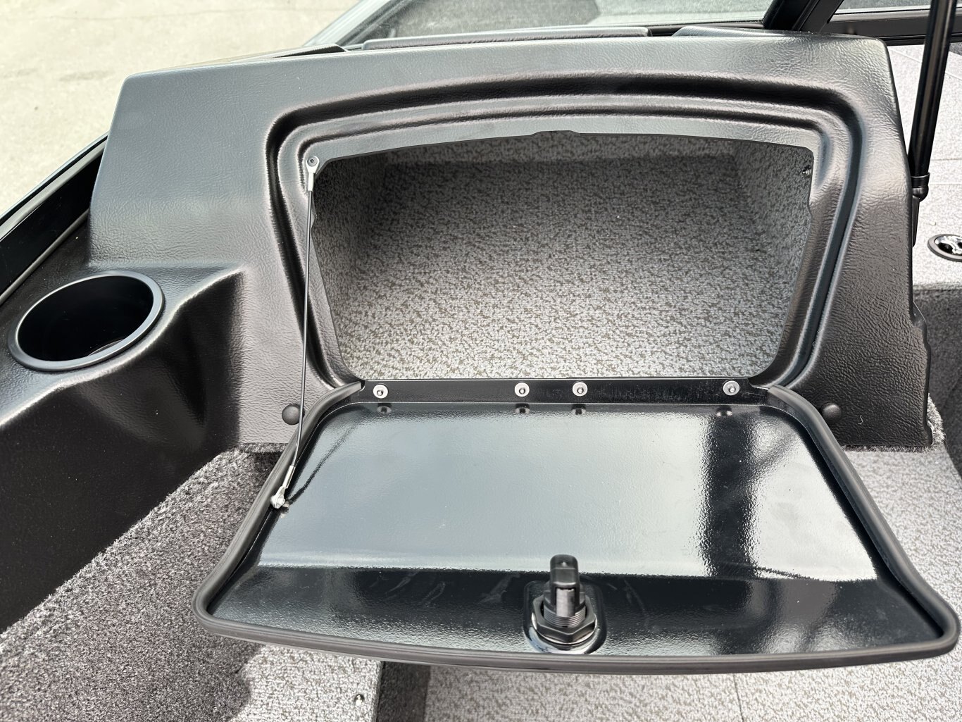 2026 LUND REBEL 1650 XL SPORT MERCURY 90ELPT