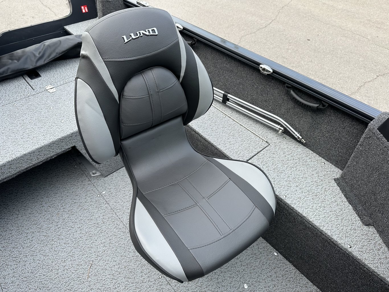 2026 LUND REBEL 1650 XL SPORT MERCURY 90ELPT