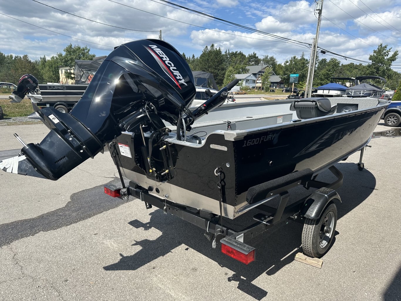 2026 LUND 1600 FURY TILLER MERCURY 40HP
