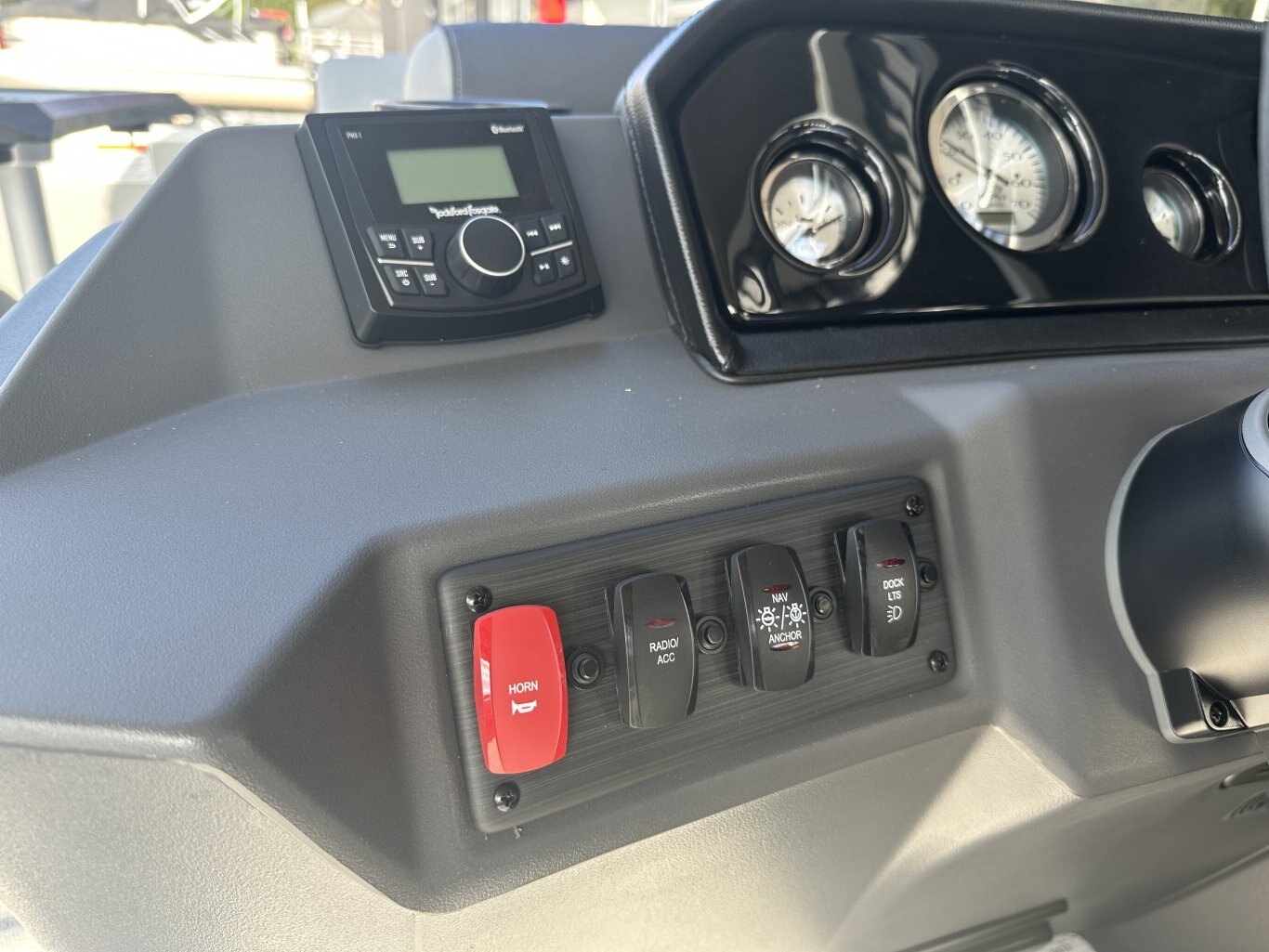 2026 BENNINGTON 20SSRSE YAMAHA F90LB2