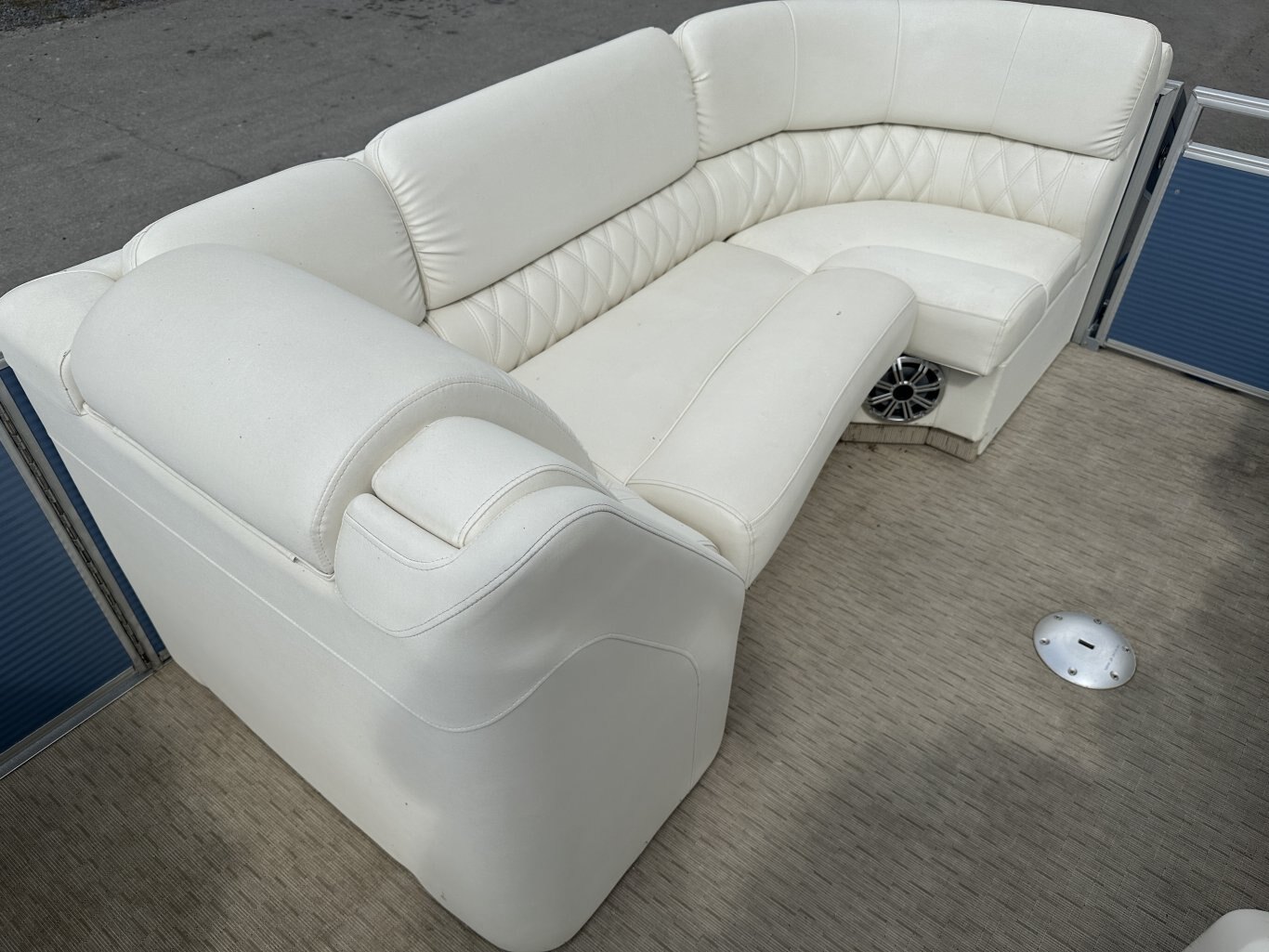 2016 BENNINGTON 2350 QCL