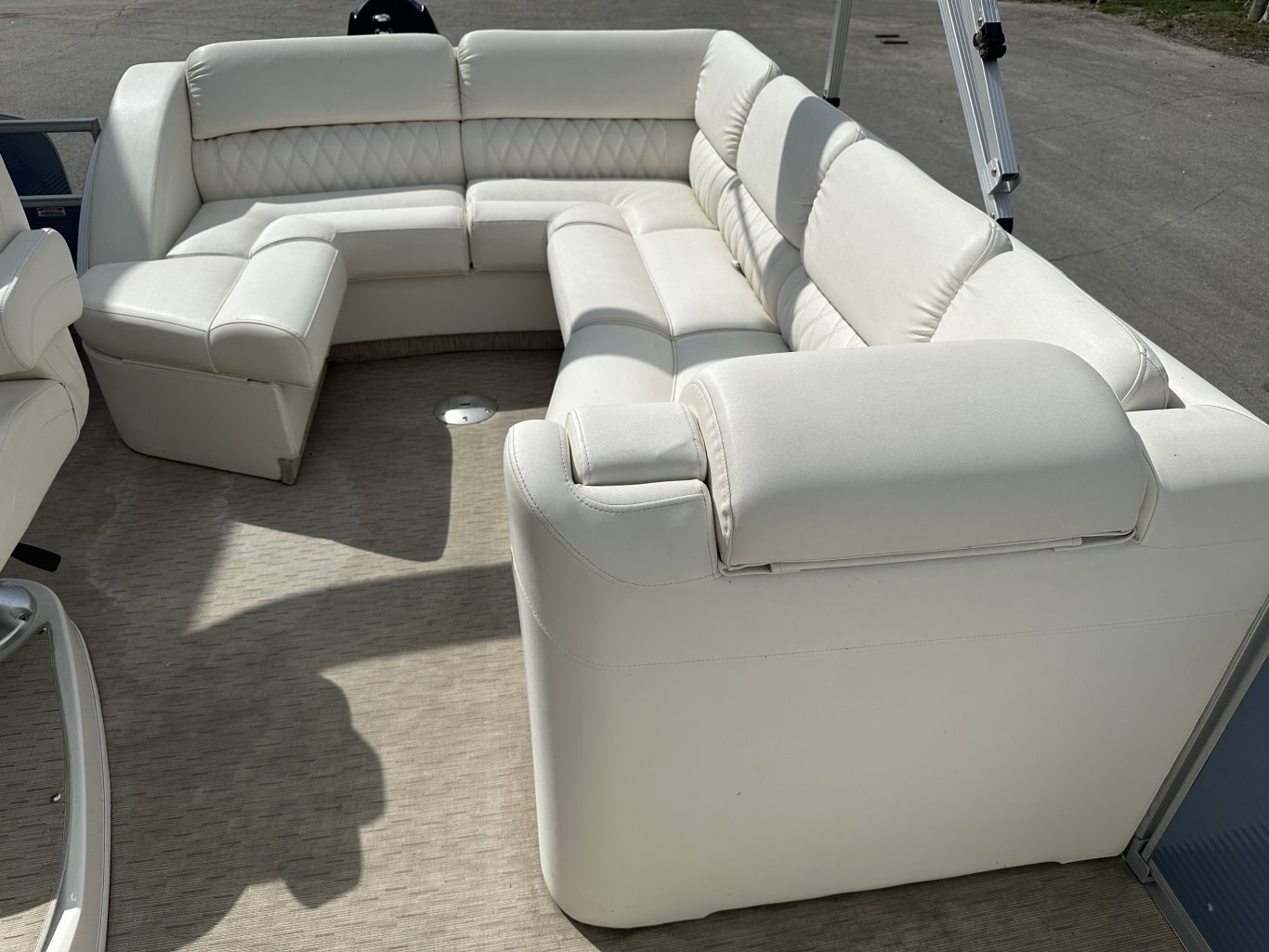 2016 BENNINGTON 2350 QCL