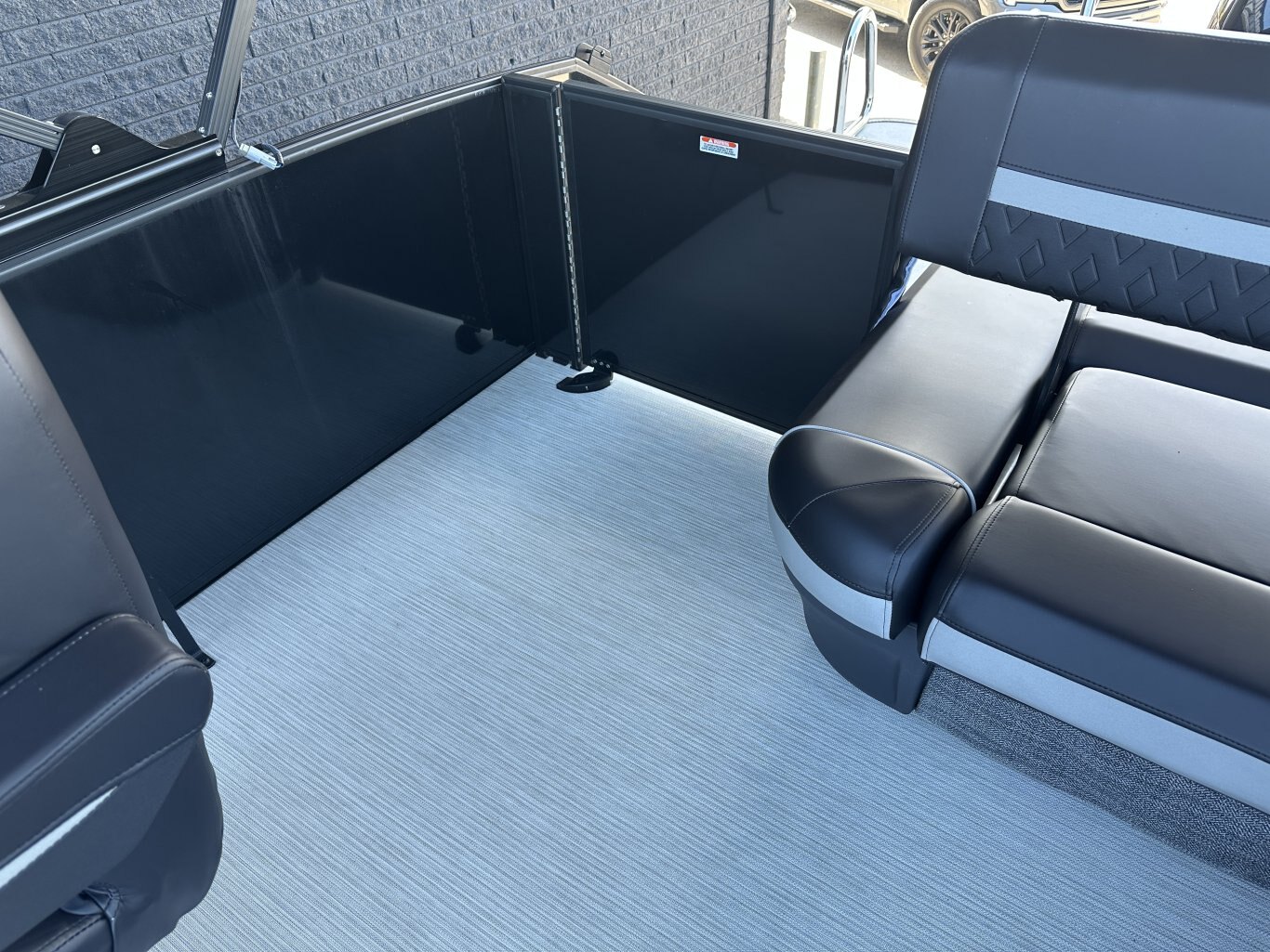 2025 BENNINGTON 22MSBSE YAMAHA VMAX SHO 175