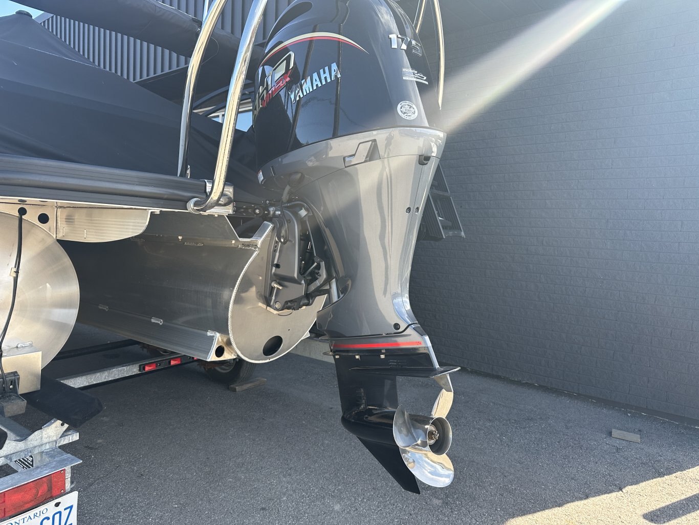 2025 BENNINGTON 22MSBSE YAMAHA VMAX SHO 175